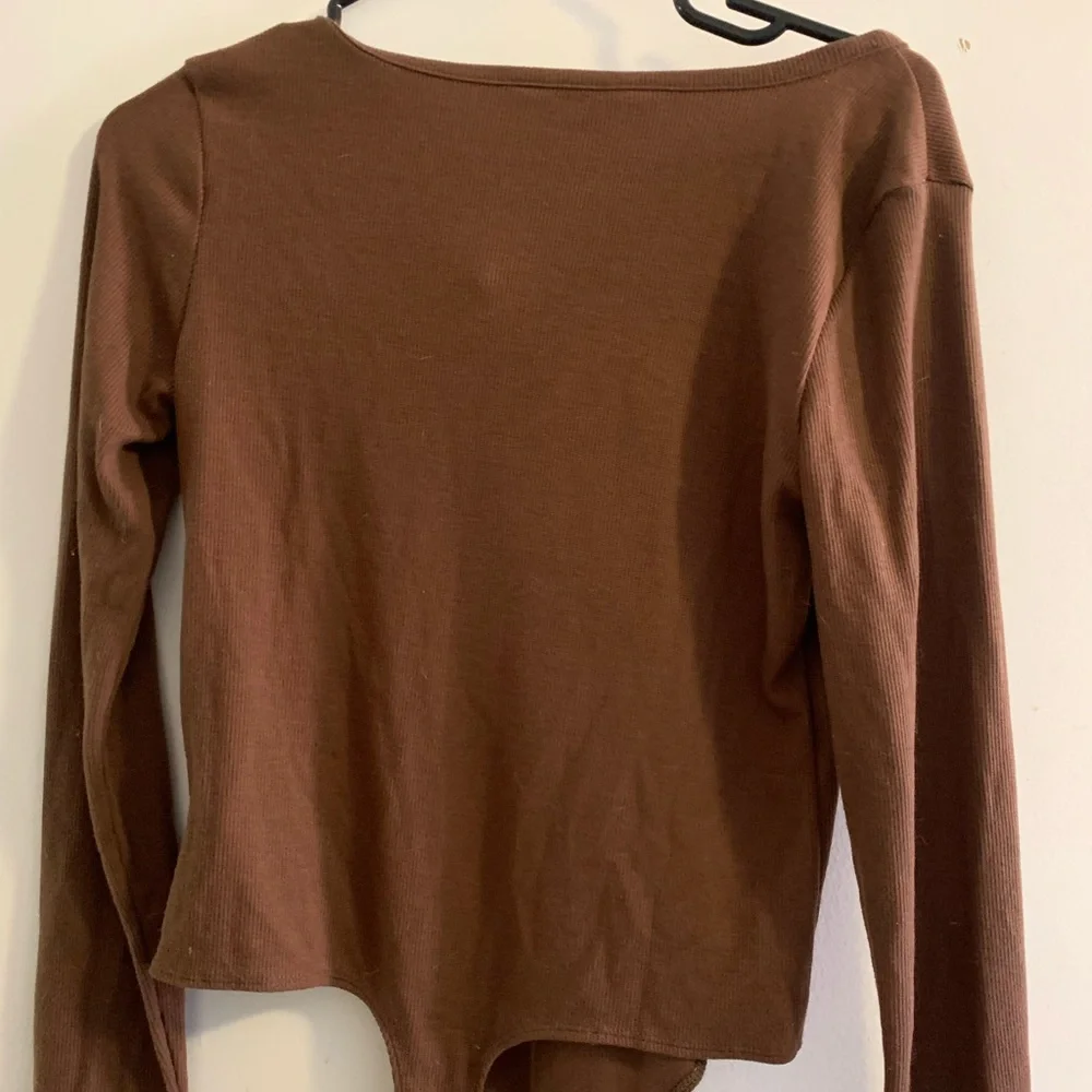 Brown Guess bodysuit - Picture 2 of 4